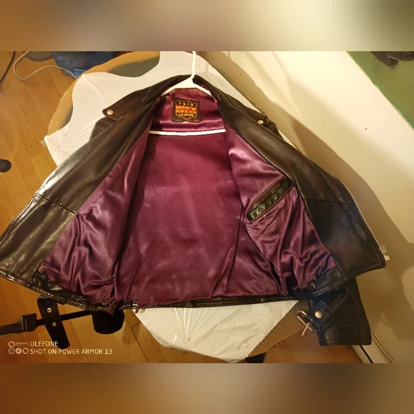 Authentic Leather Jacket - Picture 2 of 3